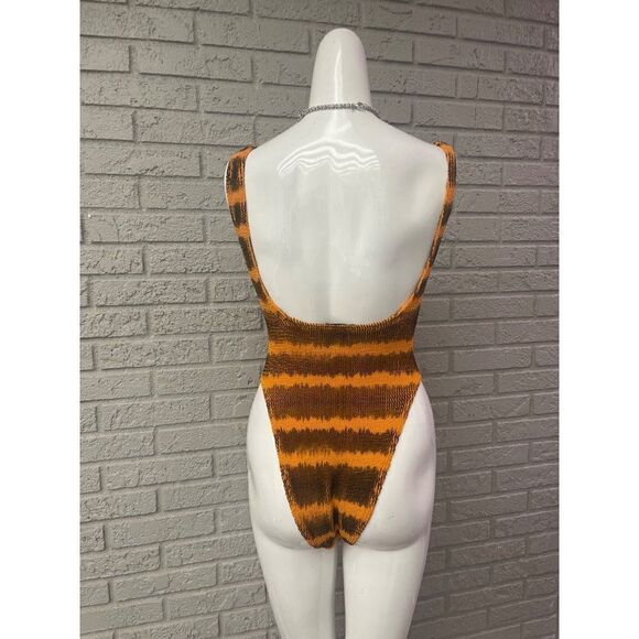PrettyLittleThing Orange & Black Striped One-Piece Swimsuit Size One Size - Picture 4 of 6